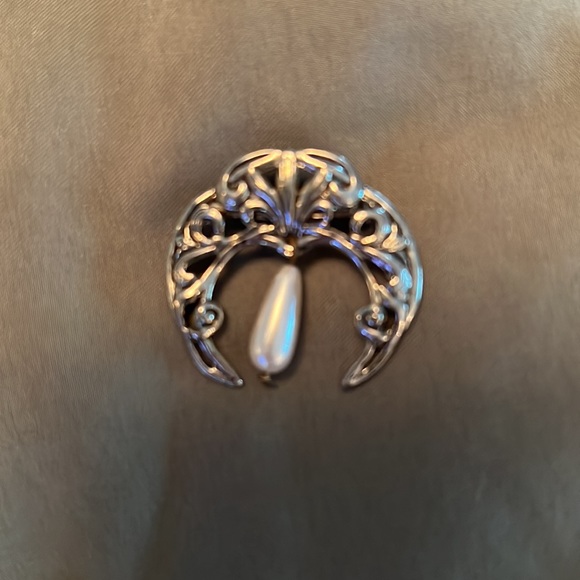 Assorted Brooches - Picture 3 of 6